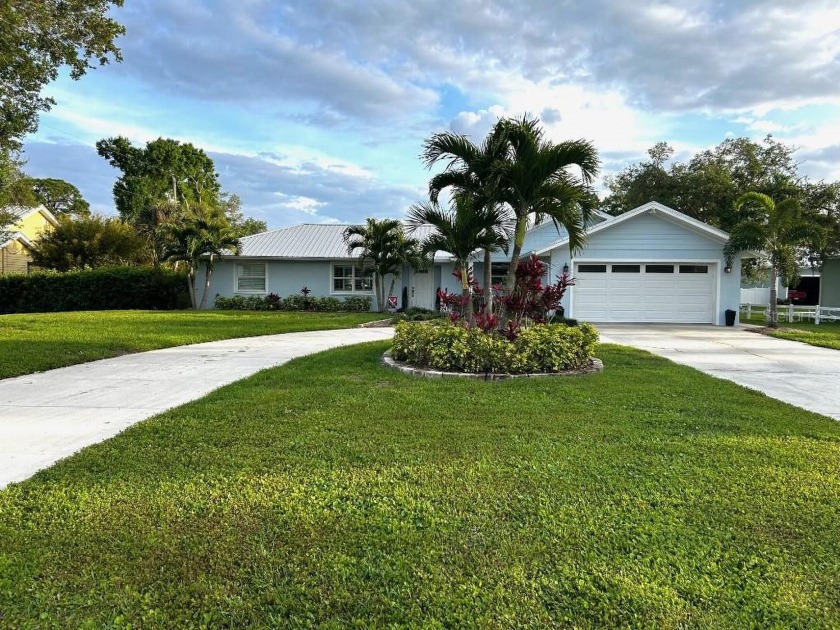 Coastal Nokomis Oasis in Mission Valley - Welcome to your serene - Beach Home for sale in Nokomis, Florida on Beachhouse.com