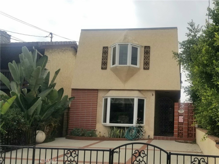 This single family home located in the heart of Long Beach - Beach Home for sale in Long Beach, California on Beachhouse.com