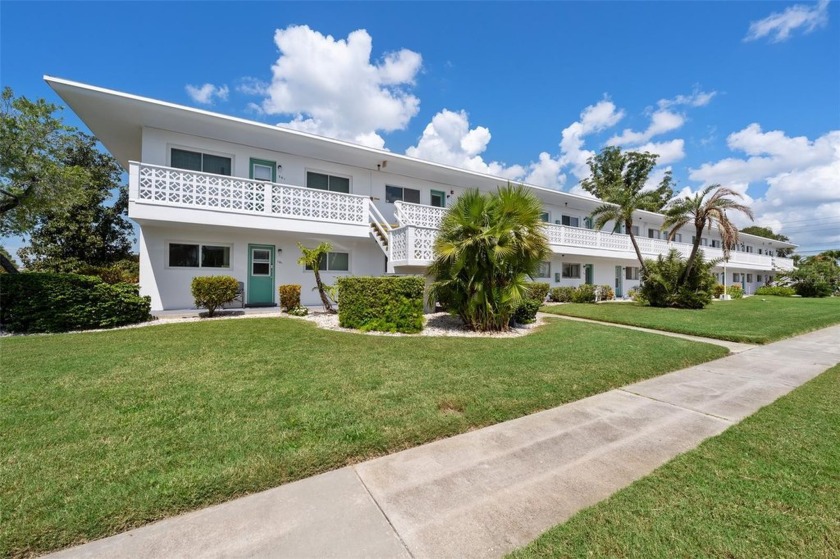Welcome to Your Florida Retreat! Discover the perfect blend of - Beach Condo for sale in Seminole, Florida on Beachhouse.com