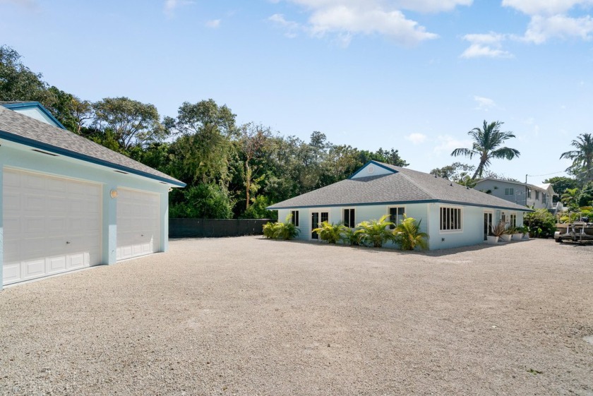 Welcome to Turtle's Nest, a charming home offering the perfect - Beach Home for sale in Upper Matecumbe Key, Florida on Beachhouse.com