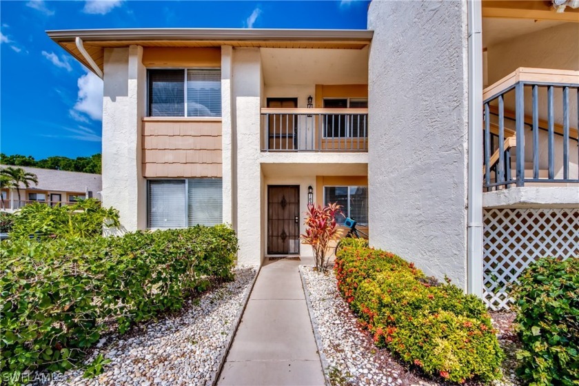 Modern, Bright & Open, Two Bedroom, Top-Level, End-Unit in Cross - Beach Condo for sale in Fort Myers, Florida on Beachhouse.com