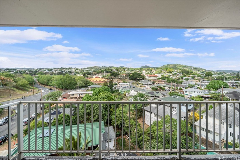 Welcome to this hidden gem in Rose Terrace! A diamond in the - Beach Condo for sale in Honolulu, Hawaii on Beachhouse.com