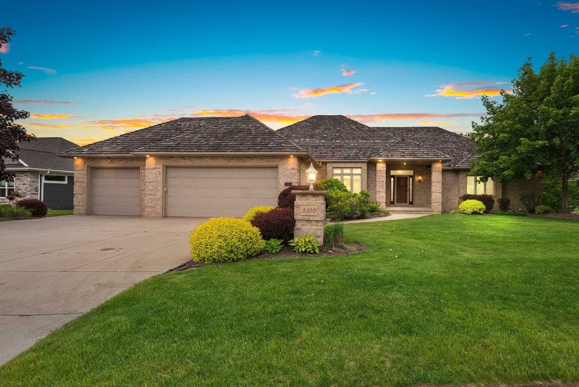 MOTIVATED SELLER! NEW furnace & central air. Sunset views from - Beach Home for sale in Green Bay, Wisconsin on Beachhouse.com