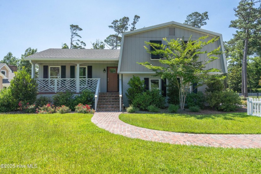 Stunning Home screams Coastal Vibes! No stone left unturned - Beach Home for sale in Morehead City, North Carolina on Beachhouse.com