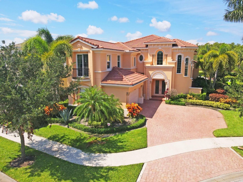 4BR/4.5BA beautifully appointed Casa De Vincenza-model estate - Beach Home for sale in Jupiter, Florida on Beachhouse.com