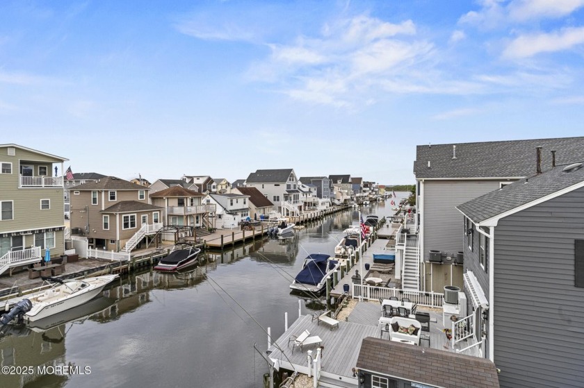 Estate Sale.  Super clean & bright condo is completely turnkey - Beach Condo for sale in Seaside Heights, New Jersey on Beachhouse.com