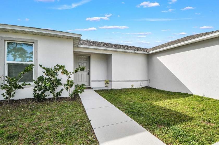 Beautiful house with 3 bedrooms, 2 bathrooms, fully equipped - Beach Home for sale in Palm Bay, Florida on Beachhouse.com