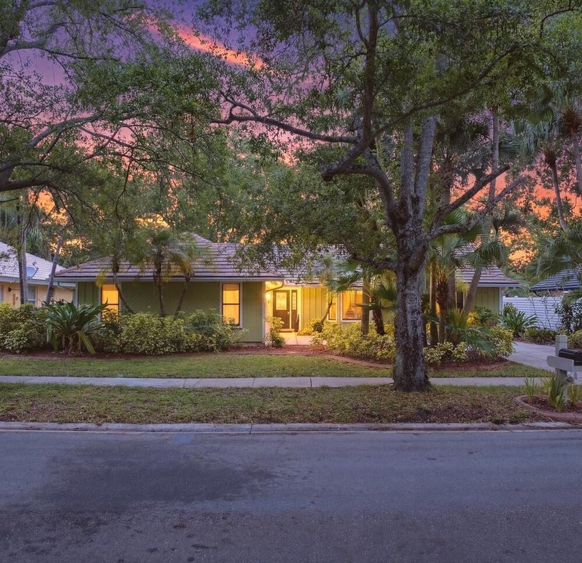 WELCOME TO ONE OF THE MOST COMPELLING OPPORTUNITIES IN THE - Beach Home for sale in Jupiter, Florida on Beachhouse.com