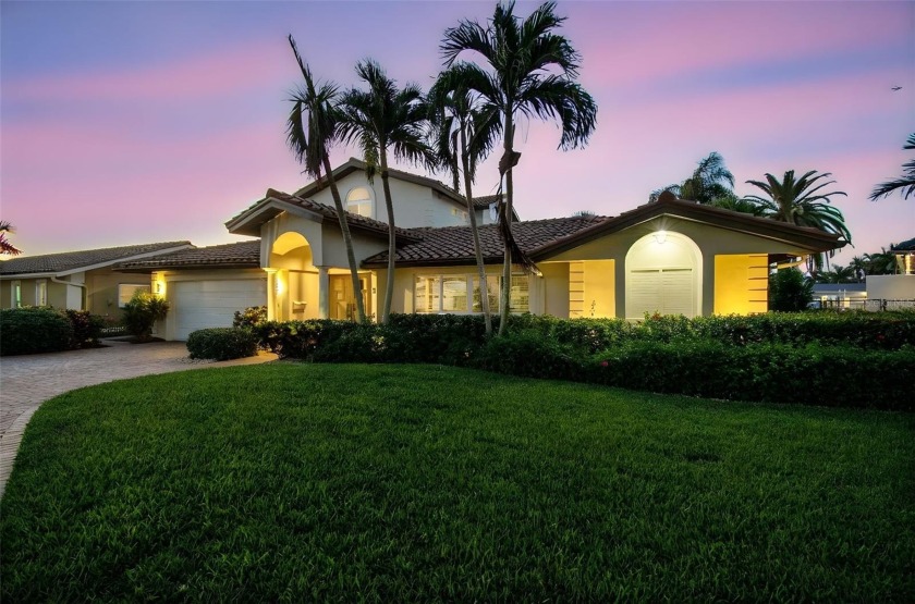 Welcome to this beautifully renovated executive residence - Beach Home for sale in St. Petersburg, Florida on Beachhouse.com