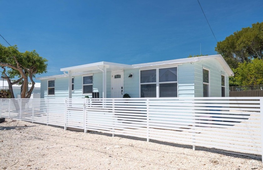 Welcome to your dream island getaway! This beautifully updated - Beach Home for sale in Key Largo, Florida on Beachhouse.com