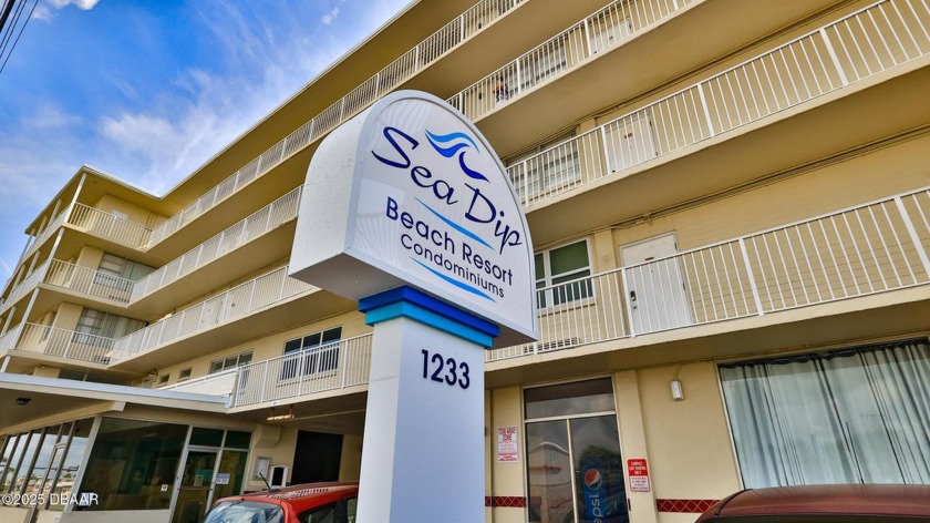 New Listing - Direct Oceanfront Condotel (First Floor) Wake up - Beach Condo for sale in Daytona Beach, Florida on Beachhouse.com