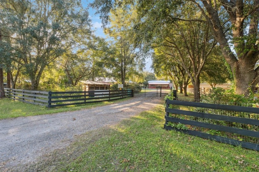 WOW ... Welcome to This exquisite custom-built Home, completed - Beach Home for sale in Homosassa, Florida on Beachhouse.com