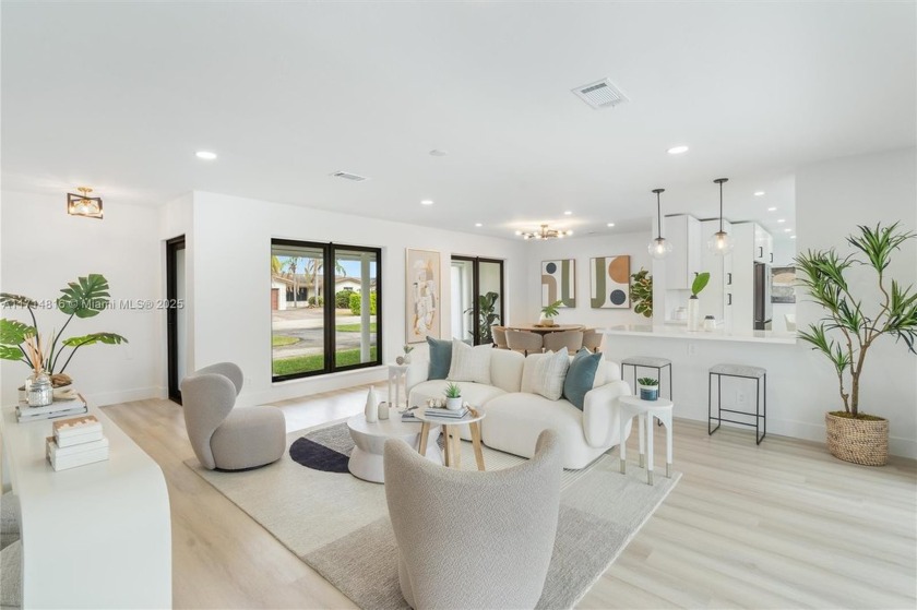 This beautifully renovated 2-bedroom, 2-bathroom, 1,548 sq. ft - Beach Home for sale in Fort Lauderdale, Florida on Beachhouse.com