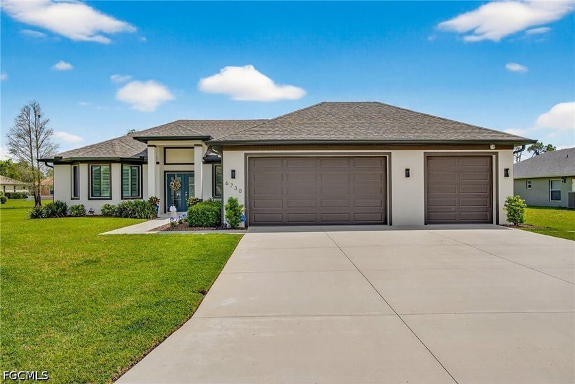 **NO FLOOD INSURANCE REQUIRED | WARRANTY THROUGH 2029 | NEW 2023 - Beach Home for sale in North Fort Myers, Florida on Beachhouse.com