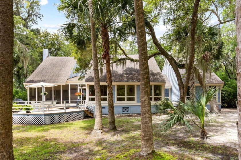 Light and bright renovated home situated on over half an acre on - Beach Home for sale in Seabrook Island, South Carolina on Beachhouse.com