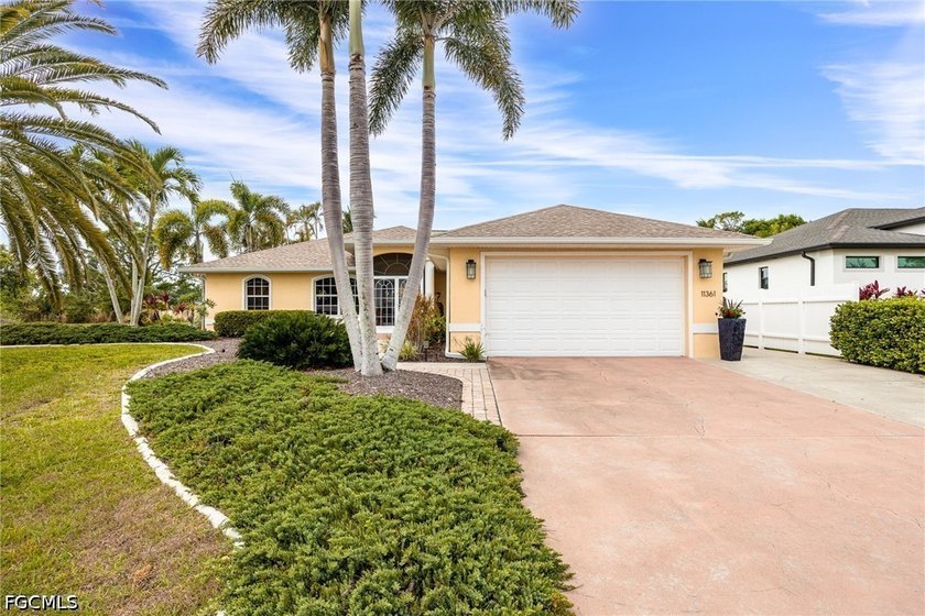 Welcome to your slice of island living in Charlotte Shores in - Beach Home for sale in Bokeelia, Florida on Beachhouse.com