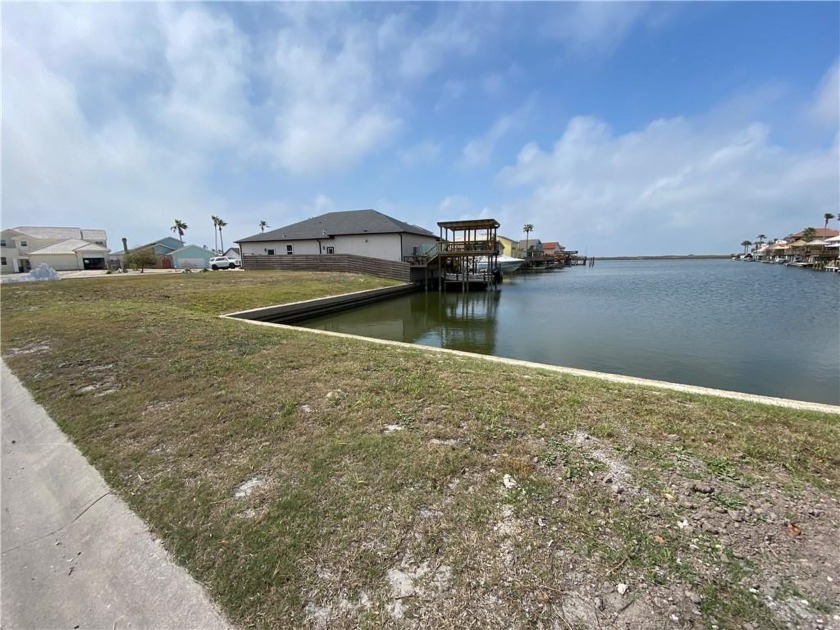Build your island dream home on this large North Padre Island - Beach Lot for sale in Corpus Christi, Texas on Beachhouse.com