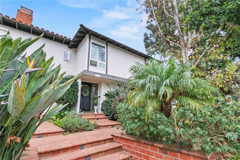 Must see wonderful end unit home located in the sought after - Beach Home for sale in Newport Beach, California on Beachhouse.com