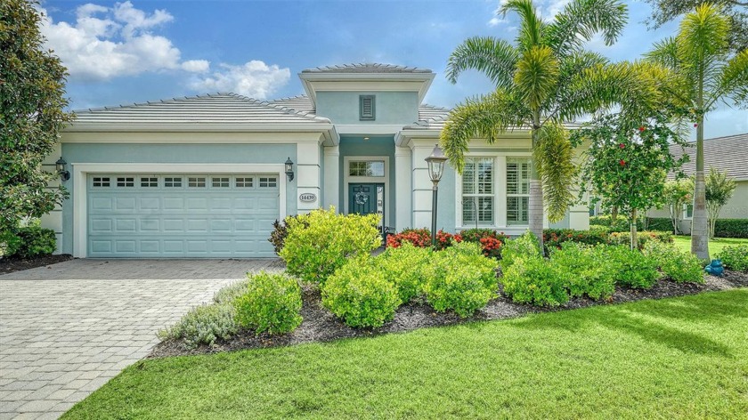 Discover your own piece of paradise in this impeccably - Beach Home for sale in Lakewood Ranch, Florida on Beachhouse.com