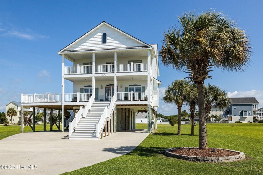 Your slice of Crystal Coast paradise awaits! Perfectly - Beach Home for sale in Newport, North Carolina on Beachhouse.com