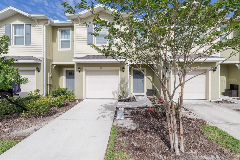 Welcome home to Bella Oaks! Incredible townhouse located in the - Beach Townhome/Townhouse for sale in Port Orange, Florida on Beachhouse.com