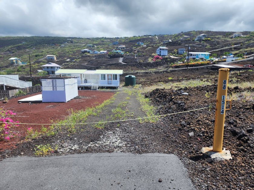 This lot has a gas generator and permitted structure used for - Beach Lot for sale in Captain Cook, Hawaii on Beachhouse.com