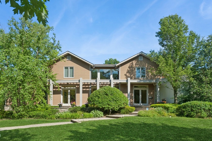 Stunning Custom Contemporary on Coveted Double Lot in Highland - Beach Home for sale in Highland Park, Illinois on Beachhouse.com