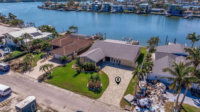 This is the waterfront lot you've been waiting for! Here's your - Beach Home for sale in St. Petersburg, Florida on Beachhouse.com