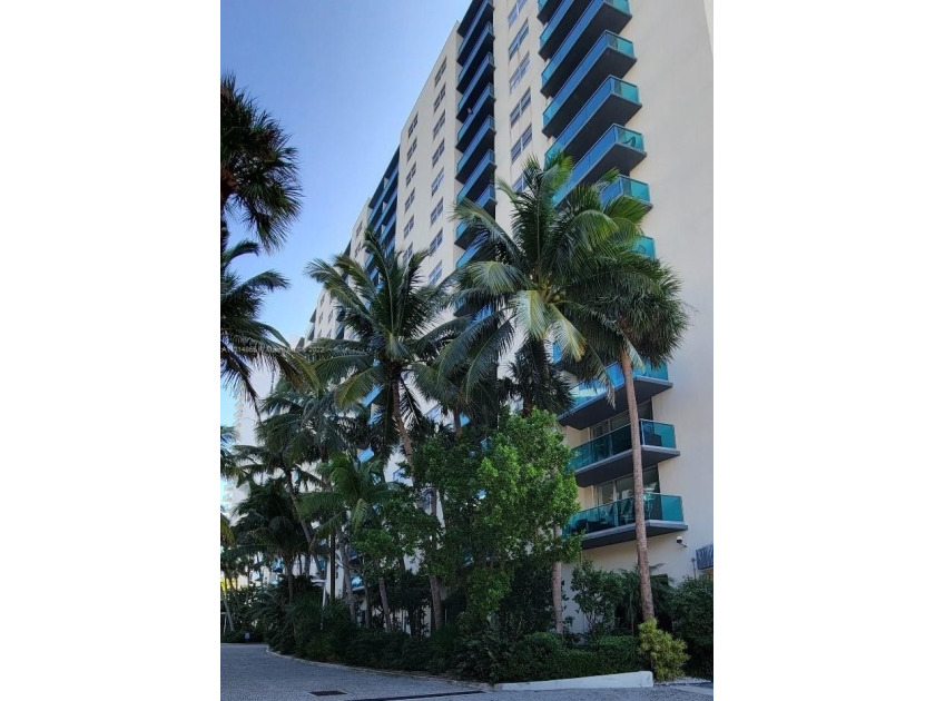 THE SELLER IS CURRENTLY IN A MULTIPLE OFFER SCENARIO. The asset - Beach Condo for sale in Hollywood, Florida on Beachhouse.com
