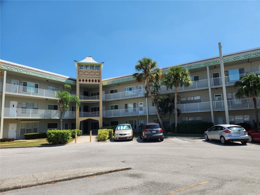 Under contract-accepting backup offers. PRICE REDUCED!! Nestled - Beach Condo for sale in Clearwater, Florida on Beachhouse.com