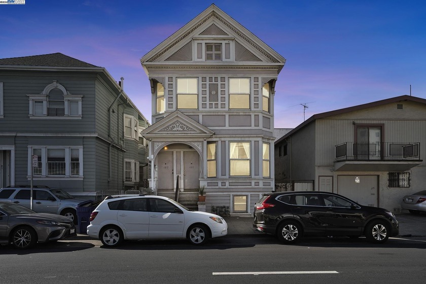 Fantastic Opportunity in the Heart of Oakland's Vibrant - Beach Townhome/Townhouse for sale in Oakland, California on Beachhouse.com