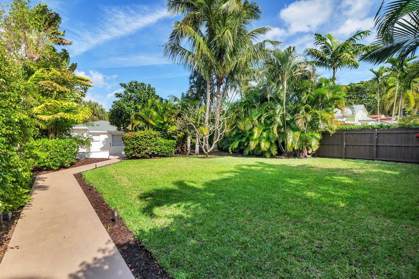 Beautifully Renovated Northwood Single-Family Home. Discover - Beach Home for sale in West Palm Beach, Florida on Beachhouse.com
