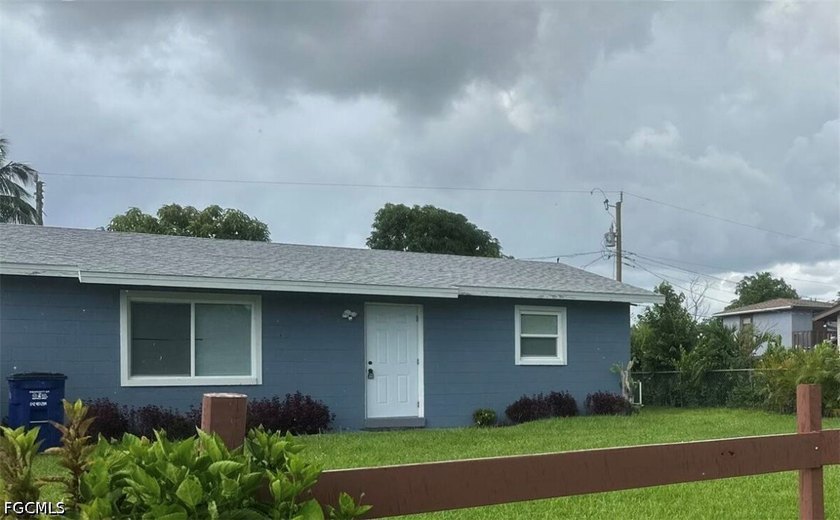 Welcome to your dream vacation home! This charming single family - Beach Home for sale in Fort Myers, Florida on Beachhouse.com