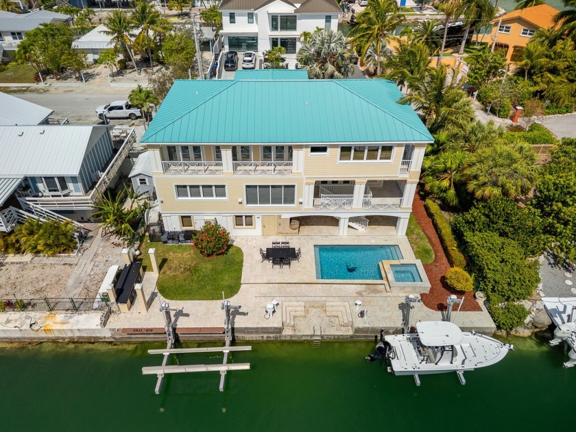 Listed at APPRAISED VALUE ! ! !A Tropical Waterfront Paradise - Beach Home for sale in Big Coppitt, Florida on Beachhouse.com