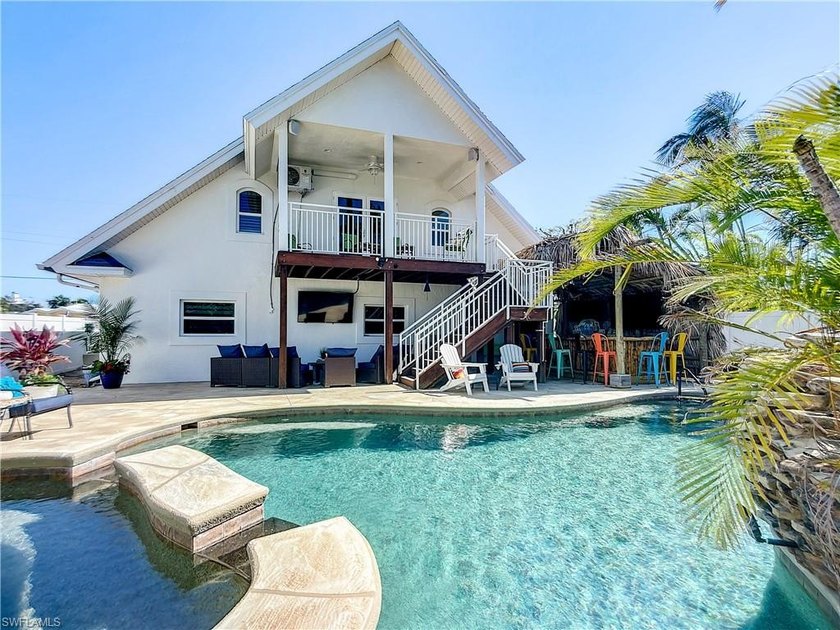 PRICED TO SELL NOW! Are you ready for this fantastic investment - Beach Home for sale in Fort Myers Beach, Florida on Beachhouse.com