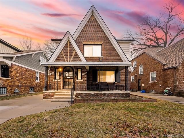 Rare turnkey duplex in the highly coveted East English Village! - Beach Lot for sale in Detroit, Michigan on Beachhouse.com