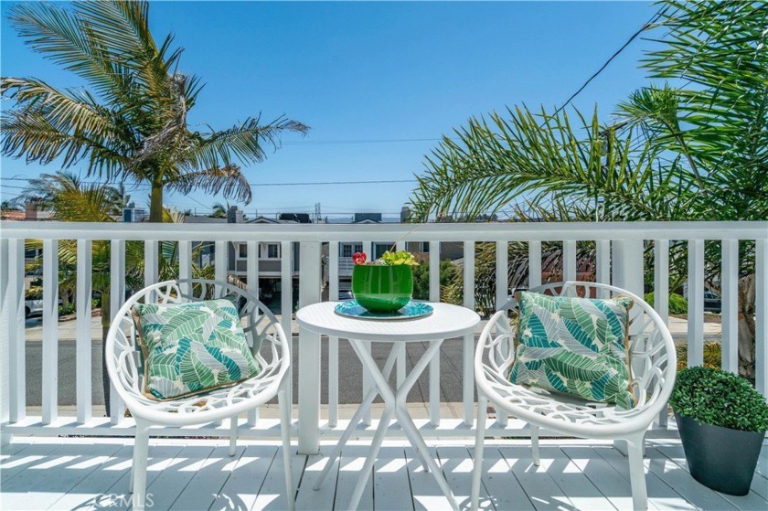 Welcome to this sun-splashed, move-in ready 3-bedroom, 2-bath - Beach Home for sale in Redondo Beach, California on Beachhouse.com