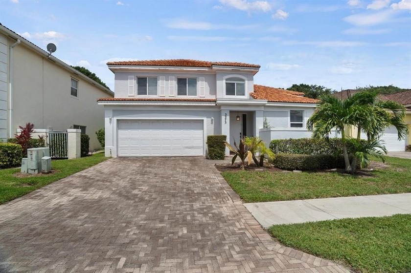 Beautiful 3BR/2.5BA home in a sought-after double-gated - Beach Home for sale in West Palm Beach, Florida on Beachhouse.com