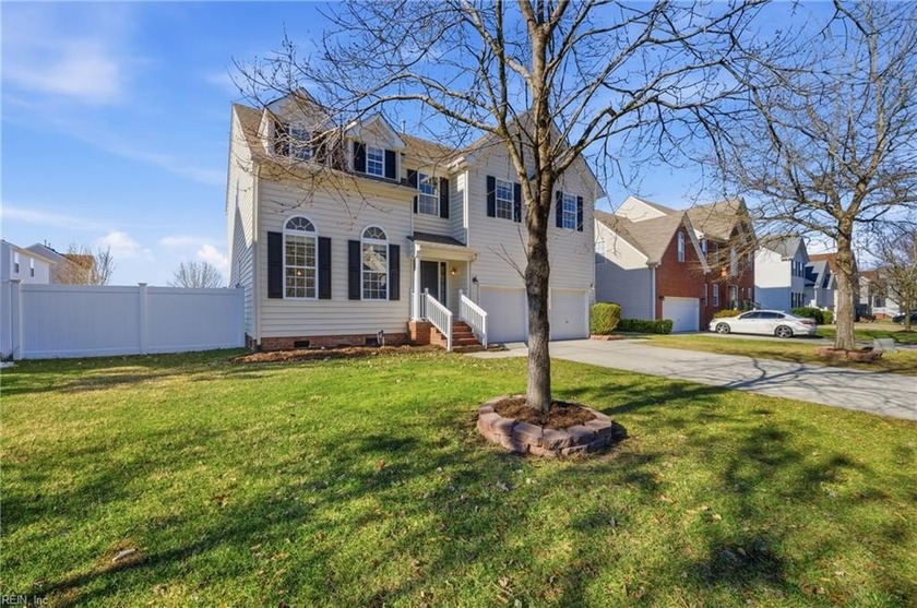 Beautiful Home located in the Woodbridge Point Community of - Beach Home for sale in Virginia Beach, Virginia on Beachhouse.com