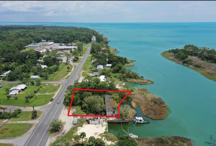 COMMERCIAL BAYFRONT OPPORTUNITY! Bring this C-1 property back to - Beach Commercial for sale in Apalachicola, Florida on Beachhouse.com