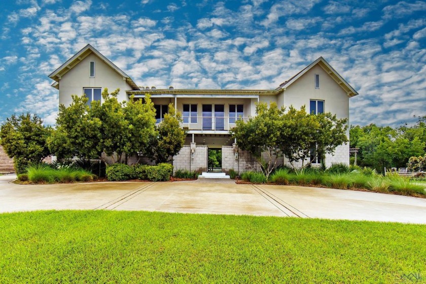 Modern Luxury Meets Privacy In This Architectural Masterpiece By - Beach Home for sale in Houma, Louisiana on Beachhouse.com