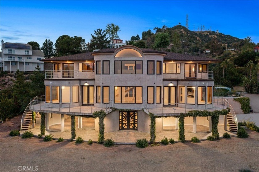 Welcome to a breathtaking private paradise where nature's - Beach Home for sale in Malibu, California on Beachhouse.com