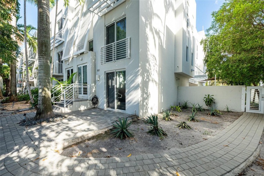 Located in Fort Lauderdale's highly sought-after Harbordale - Beach Townhome/Townhouse for sale in Fort Lauderdale, Florida on Beachhouse.com
