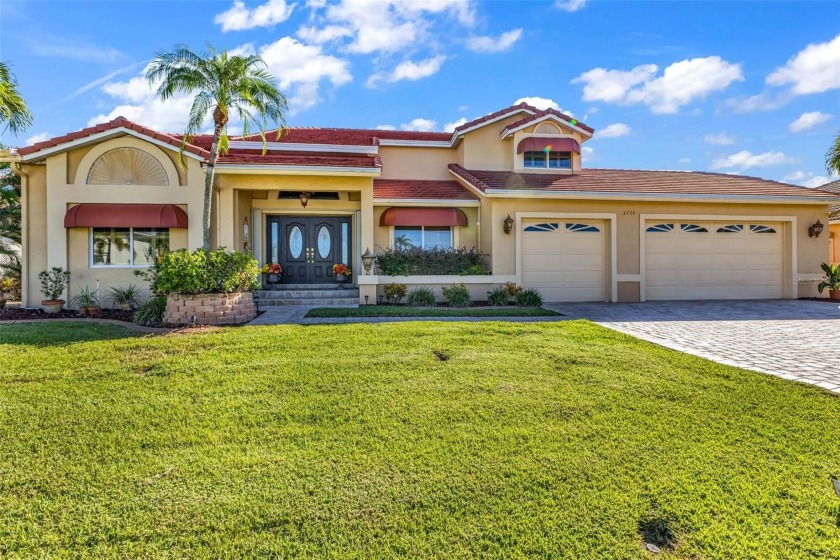 Experience luxury living in this SPACIOUS TURN-KEY 3 bedroom, 3 - Beach Home for sale in Punta Gorda, Florida on Beachhouse.com