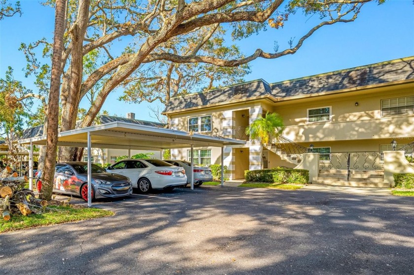 Largo spacious two bedroom two bath condo with golf course views - Beach Condo for sale in Largo, Florida on Beachhouse.com