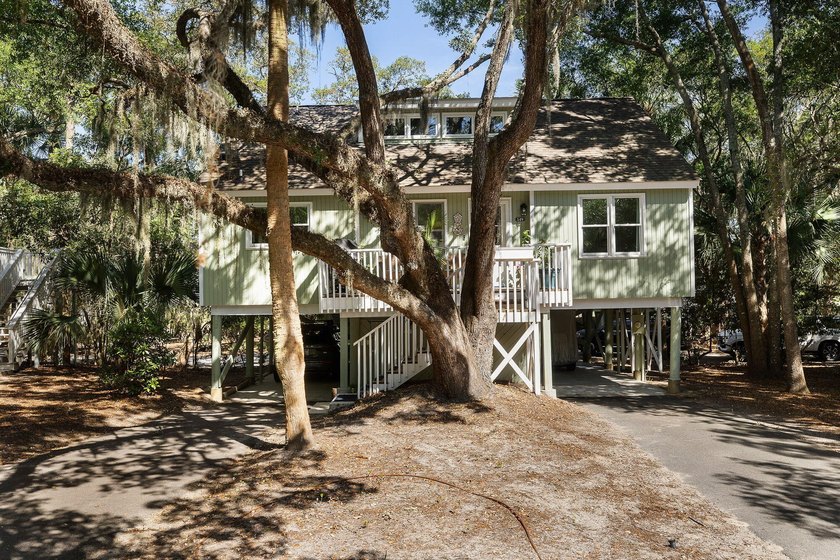 549 Double Eagle Trace has been beautifully renovated and - Beach Home for sale in Seabrook Island, South Carolina on Beachhouse.com