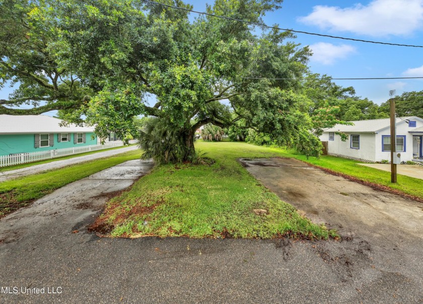 Beautiful large lot in a marvelous location in Old Town Bay - Beach Lot for sale in Bay Saint Louis, Mississippi on Beachhouse.com