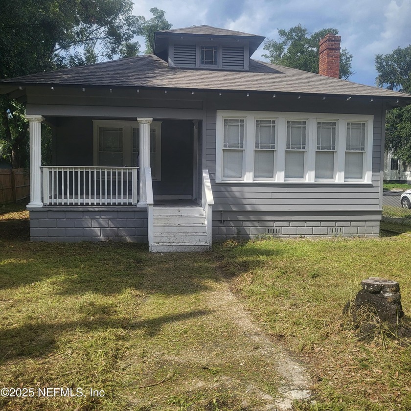 FULLY UPDATED with NEW AC and ROOF LESS THAN 2 YEARS OLD, and - Beach Home for sale in Jacksonville, Florida on Beachhouse.com