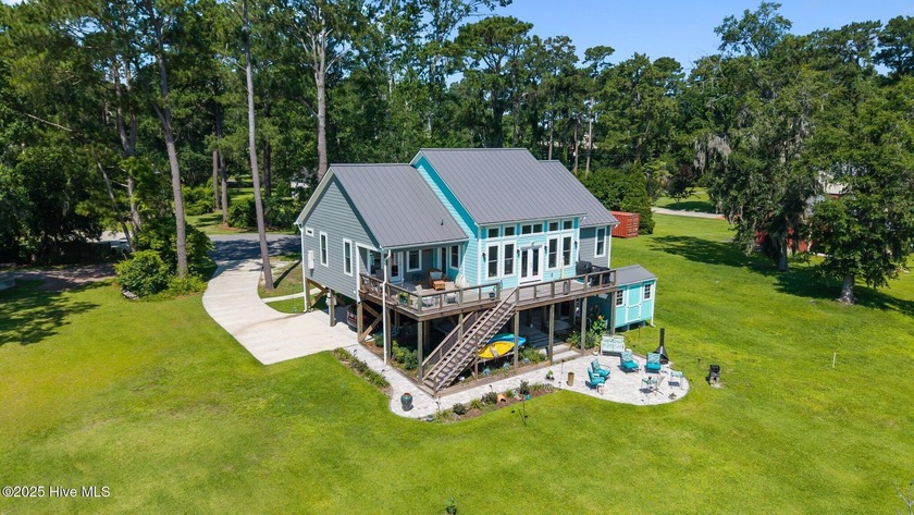 Wow! What a View!!! Home built on Rennys Creek/Neuse River in - Beach Home for sale in New Bern, North Carolina on Beachhouse.com