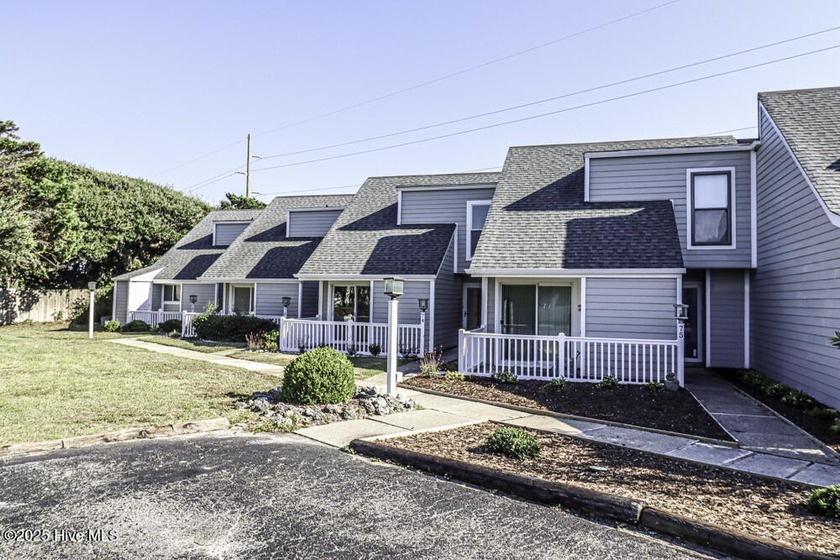 Welcome to this beautifully remodeled 2-bedroom, 2.5-bathroom - Beach Condo for sale in Pine Knoll Shores, North Carolina on Beachhouse.com